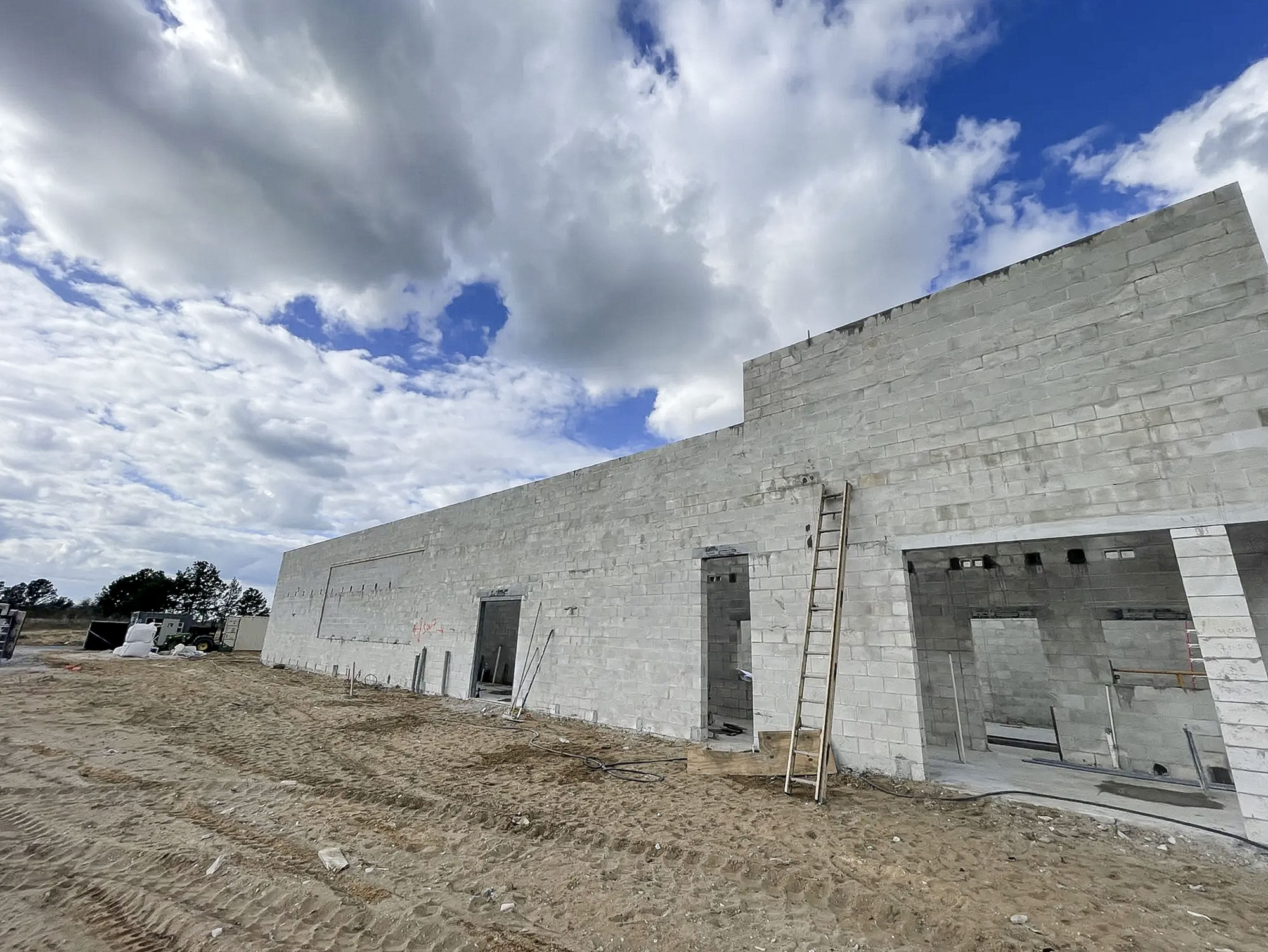 Commercial shell construction underway on an Ameriteam jobsite