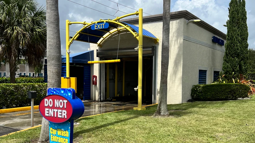 Golgas Car Wash in Davie, Florida