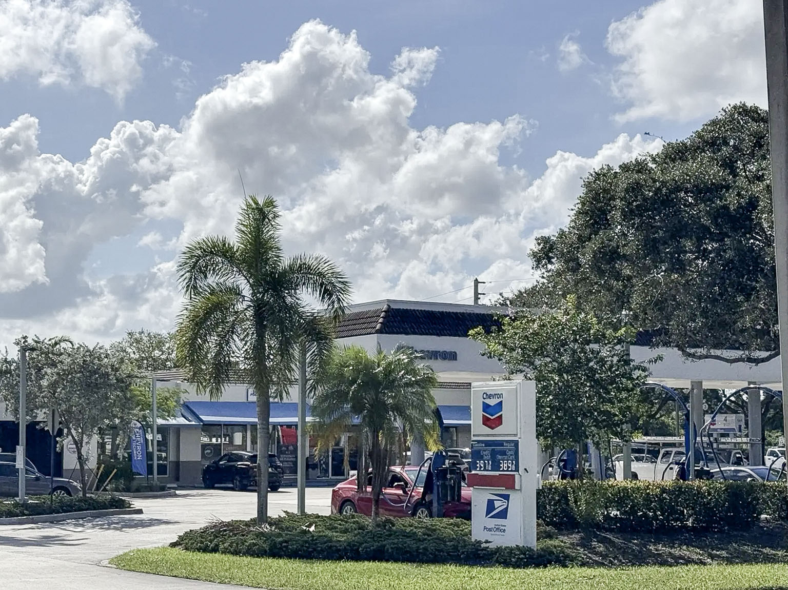 Chevron convenience store and fuel station site
